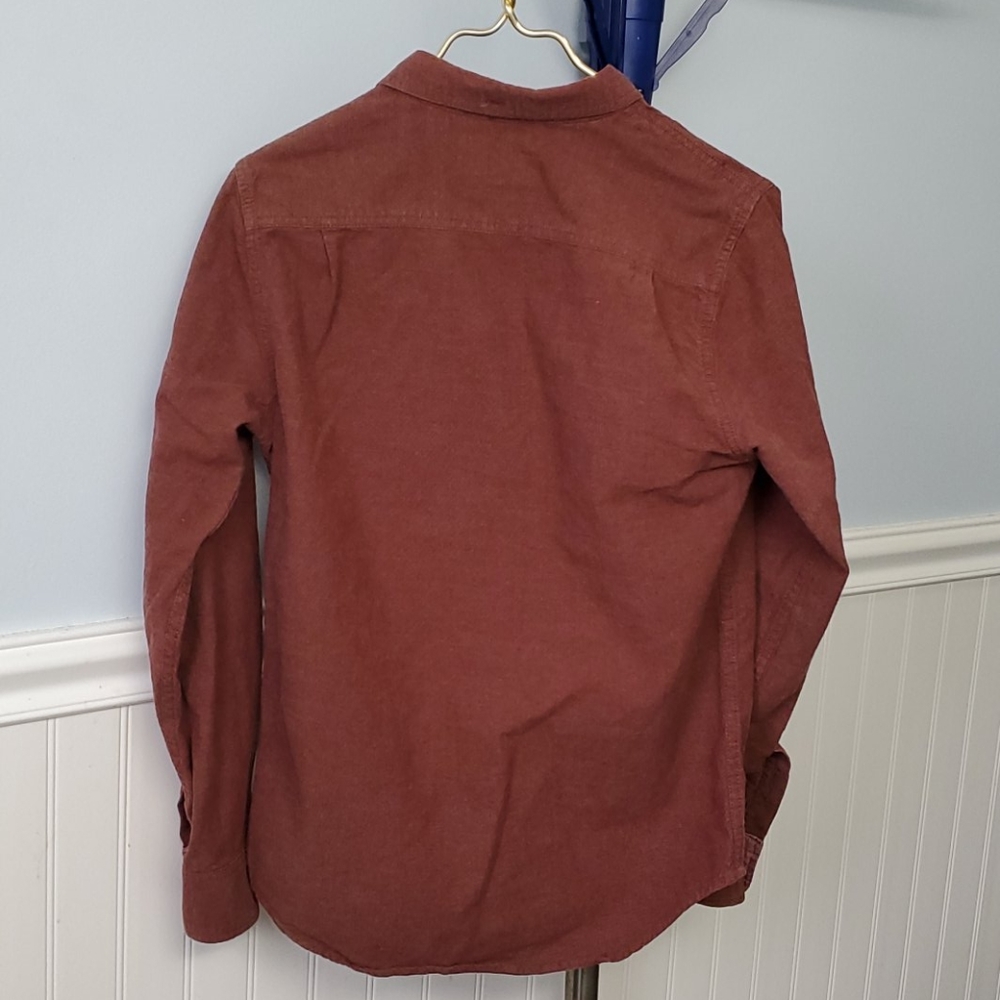 Modern amusement button down - Picture 4 of 4